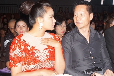 Phan Như Thảo phát tướng, bất ngờ xuất hiện cùng chồng trong sự kiện