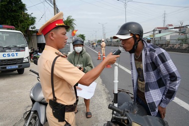 Ngày đầu áp dụng Nghị định 168, Tiền Giang phạt trên 1 tỷ đồng