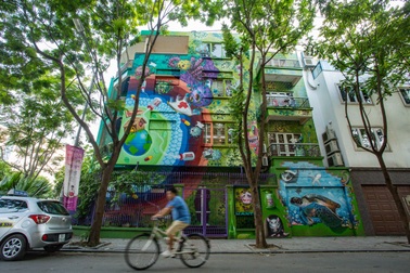 Căn biệt thự 300m2 “độc nhất” Hà Nội, ai đi qua cũng phải ngoái nhìn