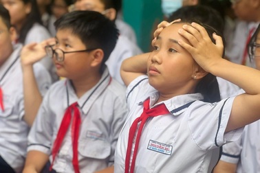 Sở GD&ĐT TPHCM cấm trường "lạm dụng tài trợ" thành khoản thu bắt buộc