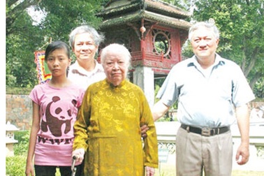 Hầu chuyện người hiến hơn 5 ngàn lạng vàng