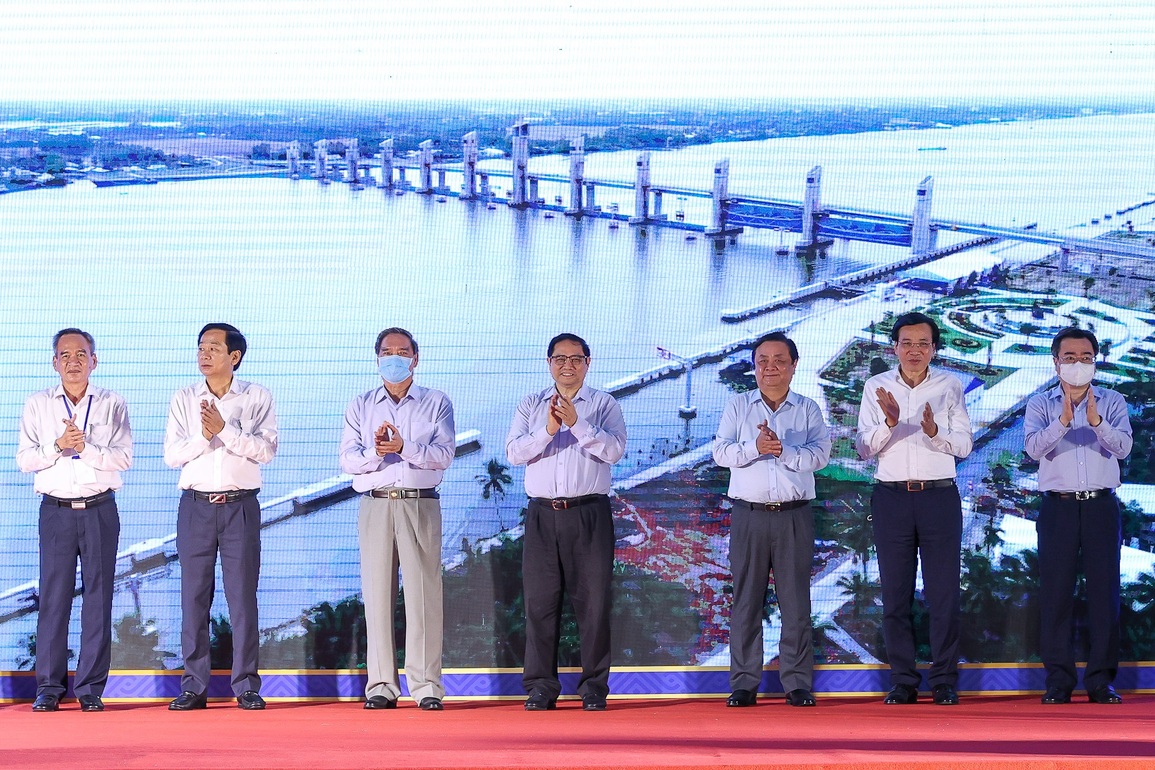 Thủ tướng Chính phủ bấm nút khánh thành siêu cống thủy lợi miền Tây - 6 Thủ tướng Chính phủ bấm nút khánh thành siêu cống thủy lợi miền Tây - 6