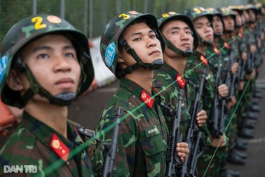 Bộ đội Hóa học hăng say luyện tập, trở lại tham gia diễu binh sau 10 năm