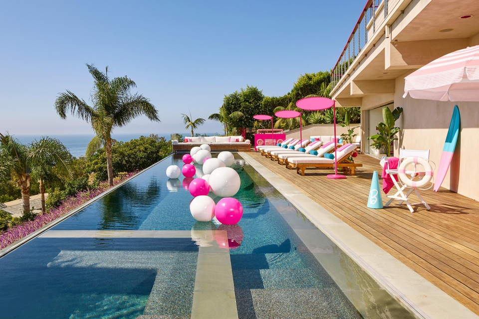 Căn nhà búp bê Barbie ngoài đời thực, đẹp như mơ với tầm nhìn ra đại dương bao la - 8 Căn nhà búp bê Barbie ngoài đời thực, đẹp như mơ với tầm nhìn ra đại dương bao la - 8