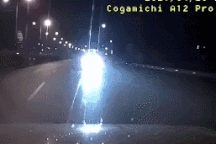 Ô tô chạy ngược chiều trên cao tốc, giương pha gây lóa mắt xe đối diện