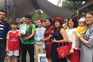 Du xuân phố sách, gìn giữ những di sản kí ức