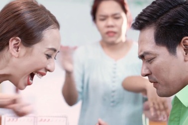 Thúy Hạnh, Thu Trang “bốc khói” với thử thách ăn cay 7 cấp độ