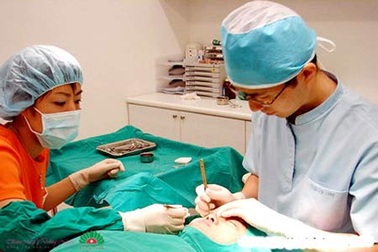 Sau các ca tai biến, phẫu thuật thẩm mỹ còn đáng tin?