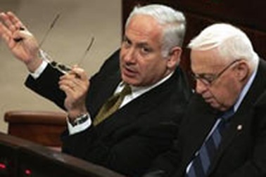 Cựu thủ tướng Israel thách thức ông Sharon