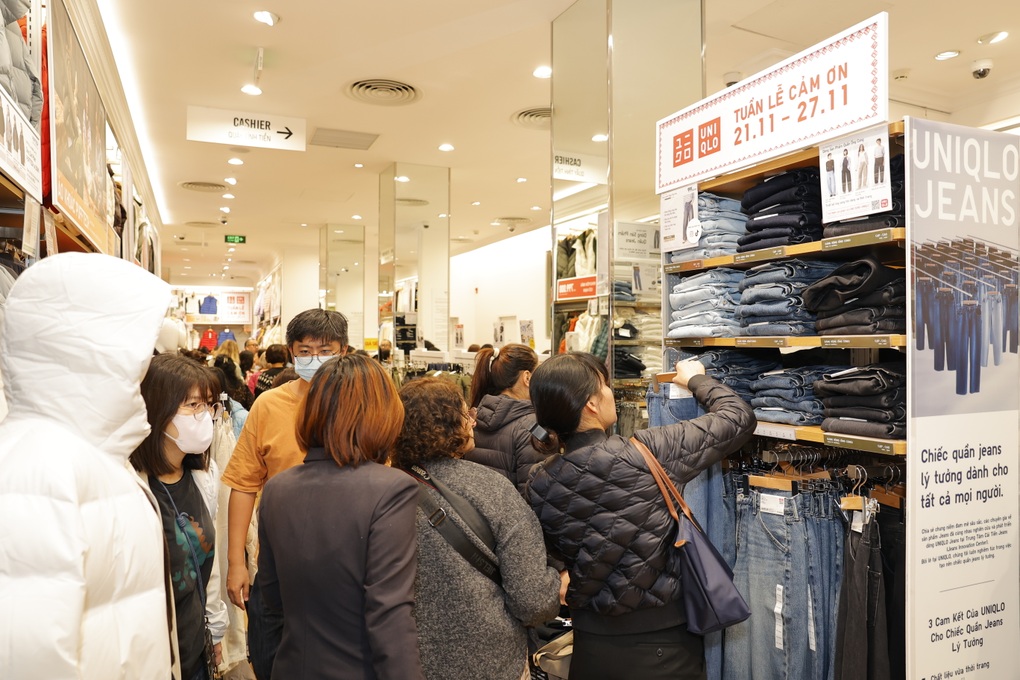 Văn hóa phục vụ kết nối UNIQLO với người tiêu dùng - 3 Văn hóa phục vụ kết nối UNIQLO với người tiêu dùng - 3