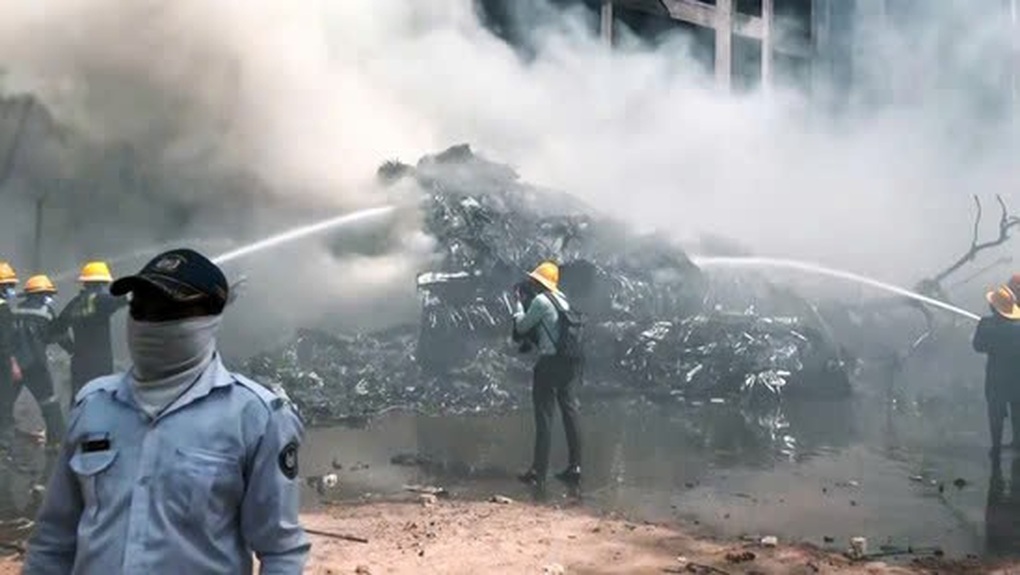 Người phụ nữ kể khoảnh khắc thoát chết hy hữu trong vụ máy bay rơi ở Ấn Độ - 1 Người phụ nữ kể khoảnh khắc thoát chết hy hữu trong vụ máy bay rơi ở Ấn Độ