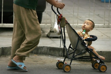 Trung Quốc: Ngày càng nhiều trẻ được mang họ mẹ