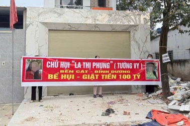 Chủ hụi biệt tăm, nhiều người mang loa đi đòi tiền ở TPHCM