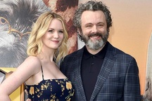 Diễn viên U60 Michael Sheen tiết lộ bạn gái kém 26 tuổi mang thai