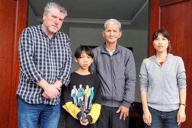 Tâm sự của tài xế Anh thăm thân nhân vụ 39 người Việt chết trong container