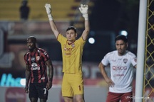 Lãnh đạo Muangthong bất ngờ “bật đèn xanh” để Văn Lâm sang châu Âu