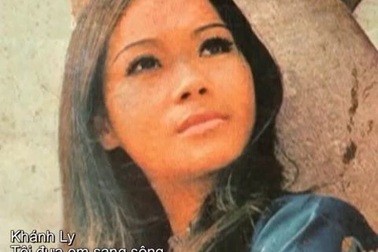 Khánh Ly hát "Tôi đưa em sang sông"