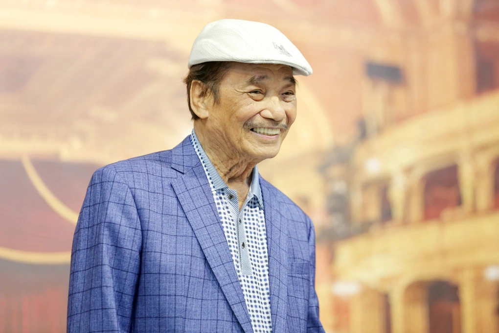 人民芸術家トラン・ヒュー氏の腎不全と感染症の緊急治療後の健康状態 - 2 Sức khỏe của NSND Trần Hiếu sau khi cấp cứu vì suy thận, nhiễm trùng - 2