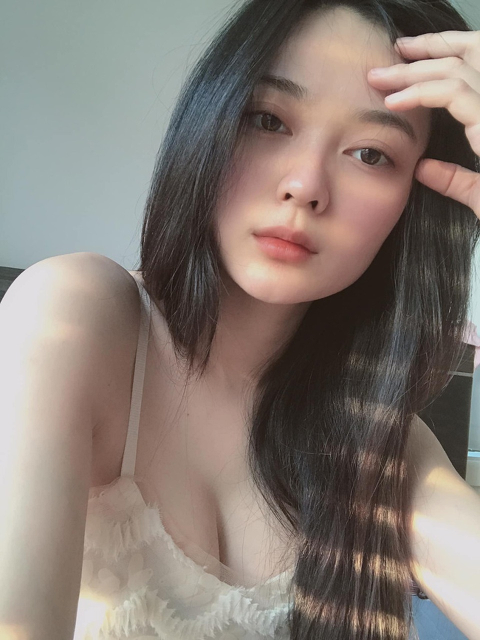 Hot girl ảnh thẻ mặt xinh như búp bê, gợi cảm bất ngờ sau 4 năm nổi tiếng - 11 Hot girl ảnh thẻ mặt xinh như búp bê, gợi cảm bất ngờ sau 4 năm nổi tiếng - 11