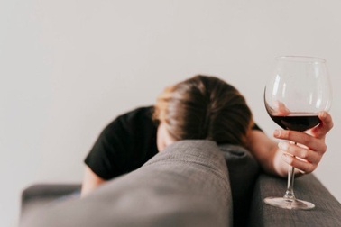 10 thói quen nguy hiểm nhiều người mắc làm tăng nguy cơ mắc ung thư