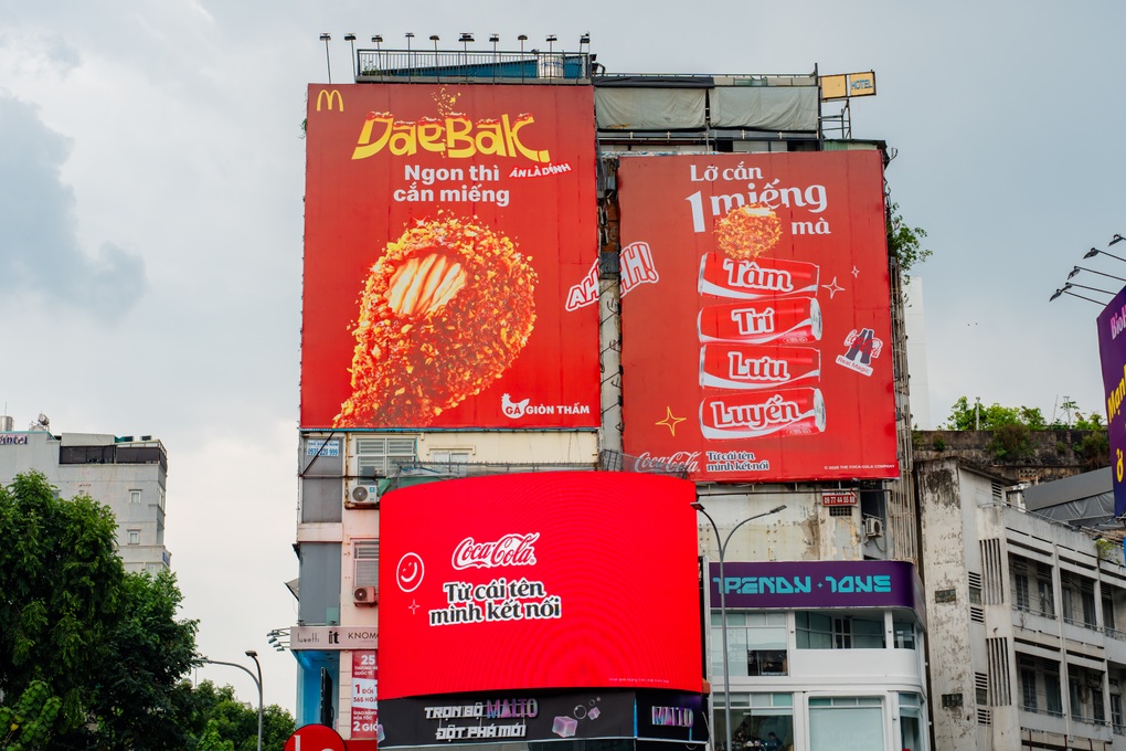 Coca-Cola lan tỏa chiến dịch “Từ cái tên, mình kết nối” cùng loạt thương hiệu lớn - 2 Coca-Cola lan tỏa chiến dịch “Từ cái tên, mình kết nối” cùng loạt thương hiệu lớn - 2