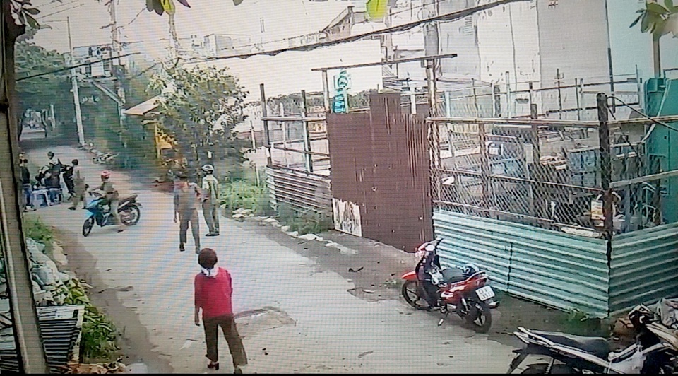 Người đàn ông bị chém tới tấp lúc rạng sáng - 4 Người đàn ông bị chém tới tấp lúc rạng sáng - 4