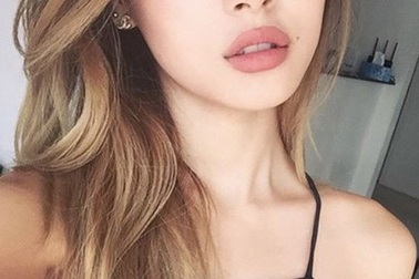 Choáng vì ô sin trẻ "ngoan" hết phần bà chủ