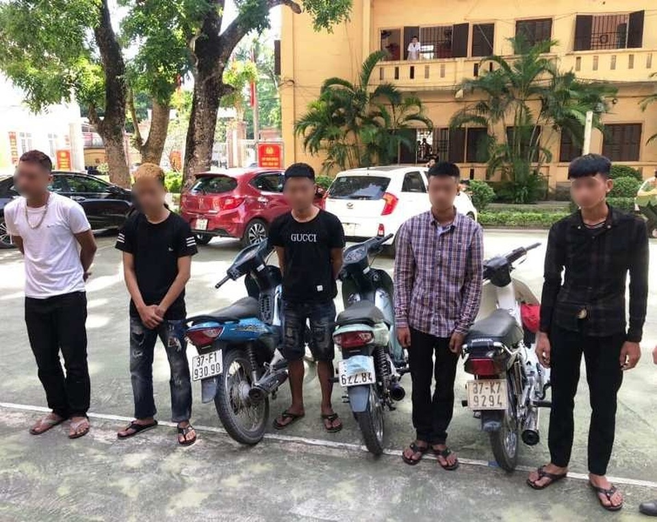 Triệu tập nhóm thanh niên đánh võng điên cuồng trên quốc lộ - 3 Triệu tập nhóm thanh niên đánh võng điên cuồng trên quốc lộ - 3