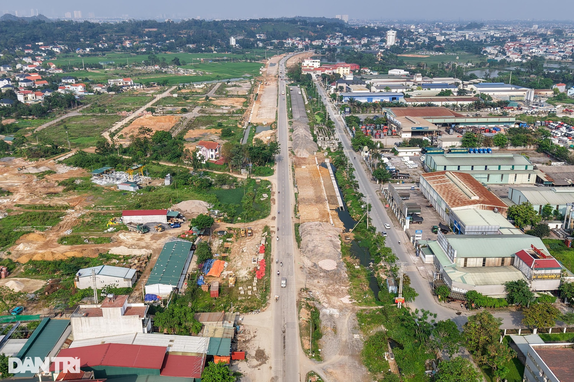 Loạt dự án giao thông chậm tiến độ, thi công ì ạch gây lãng phí ở Hà Nội - 12 Loạt dự án giao thông chậm tiến độ, thi công ì ạch gây lãng phí ở Hà Nội - 12