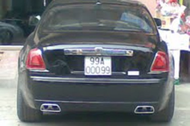 Truy lùng “siêu xe” mang biển 99A.000.99 giả