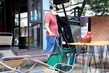 Quán xá Đà Nẵng tất bật "làm đẹp", bán hàng trở lại