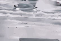 Chứng kiến khả năng lội nước đáng kinh ngạc của C8 Corvette Stingray