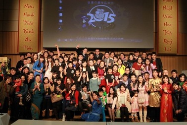 Rộn rã Tết Việt ở xứ sở hoa anh đào