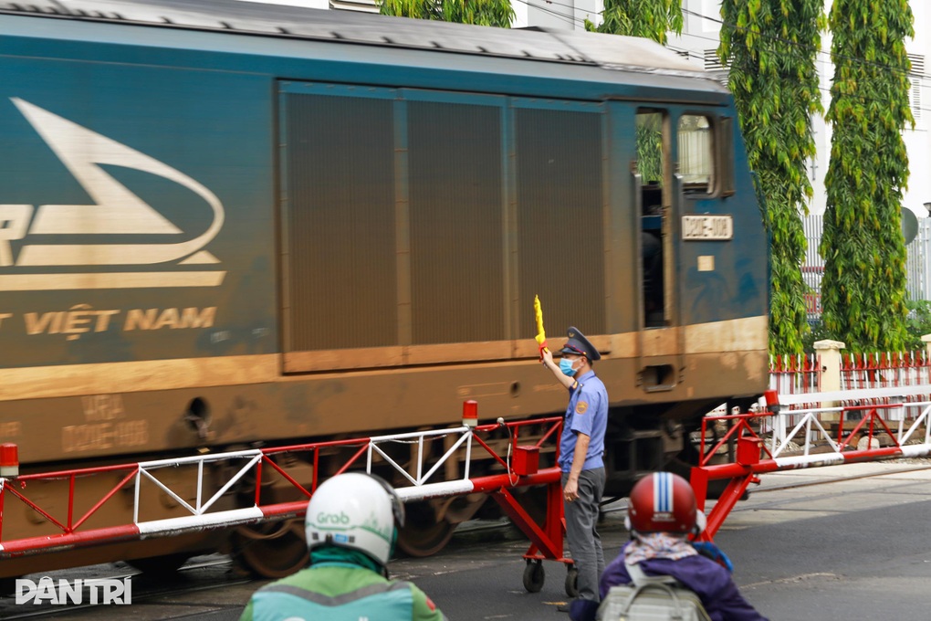 Ngành đường sắt nối thêm toa với 4.000 chỗ phục vụ các chuyến tàu Tết - 1