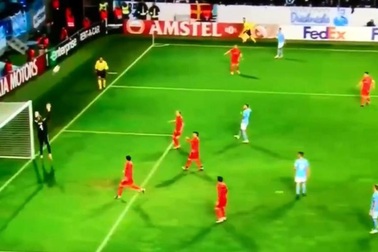 Sang CLB mới, thảm họa Karius lại mắc sai lầm khó đỡ ở cúp châu Âu