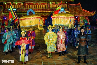 Có gì ở show thực cảnh quy tụ 300 người diễn cả ngày lẫn đêm tại Phú Quốc?