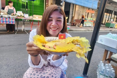 Khu phố người Việt đầu tiên ở Thái Lan bày bán những món đặc sản gì?