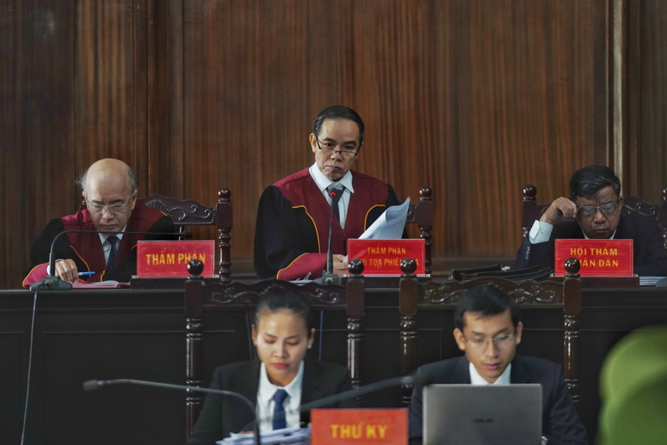 Tuyên án ông Đinh La Thăng 10 năm tù, Đinh Ngọc Hệ tù chung thân - 3 Tuyên án ông Đinh La Thăng 10 năm tù, Đinh Ngọc Hệ tù chung thân - 3