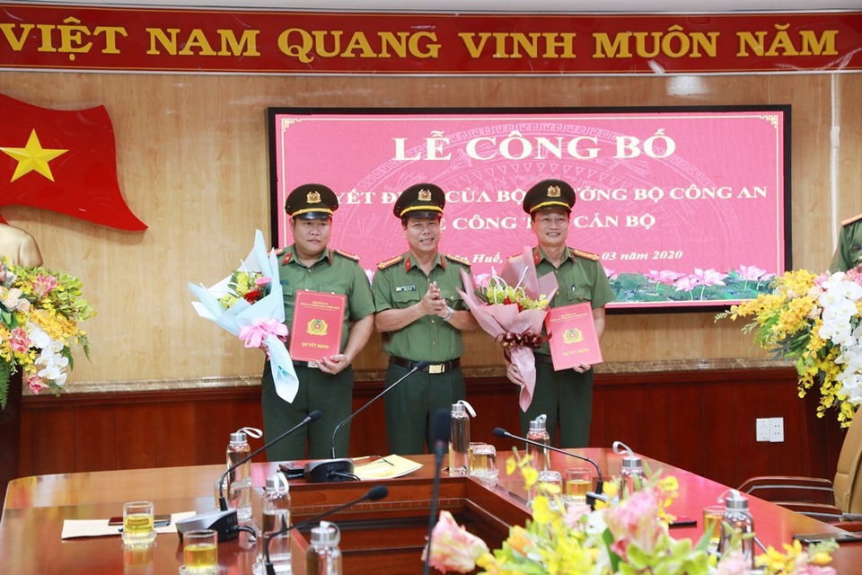 Điều động, bổ nhiệm hàng loạt cán bộ Công an tỉnh Thừa Thiên Huế - 4 Điều động, bổ nhiệm hàng loạt cán bộ Công an tỉnh Thừa Thiên Huế - 4