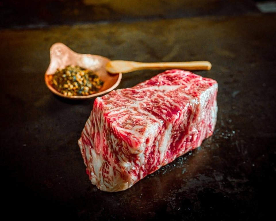 Thịt bò Wagyu hiếm nhất thế giới, giá gần 7 triệu đồng/miếng - 12 Thịt bò Wagyu hiếm nhất thế giới, giá gần 7 triệu đồng/miếng - 12
