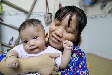 Nữ công nhân xa quê: Lời hứa 10 năm "con về đón Tết…" vẫn chưa thực hiện