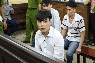 Đâm chết bạn nhậu vì bị… khinh thường