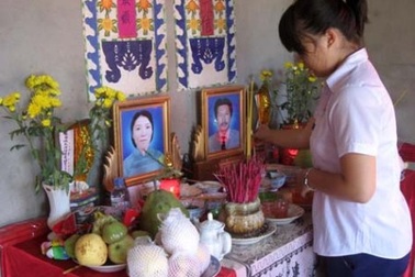 Trái tim bệnh tật trong ngôi nhà có 3 vành khăn tang