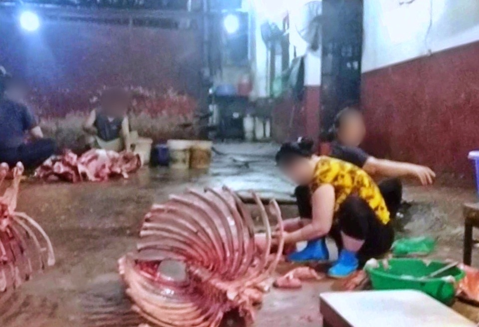 Người dân như bị tra tấn bởi tiếng kêu la thảm thiết từ lò mổ hết phép - 2 Người dân như bị tra tấn bởi tiếng kêu la thảm thiết từ lò mổ hết phép - 2