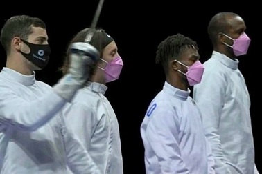 Hành động tẩy chay đồng đội gây tranh cãi của VĐV Mỹ ở Olympic 2020