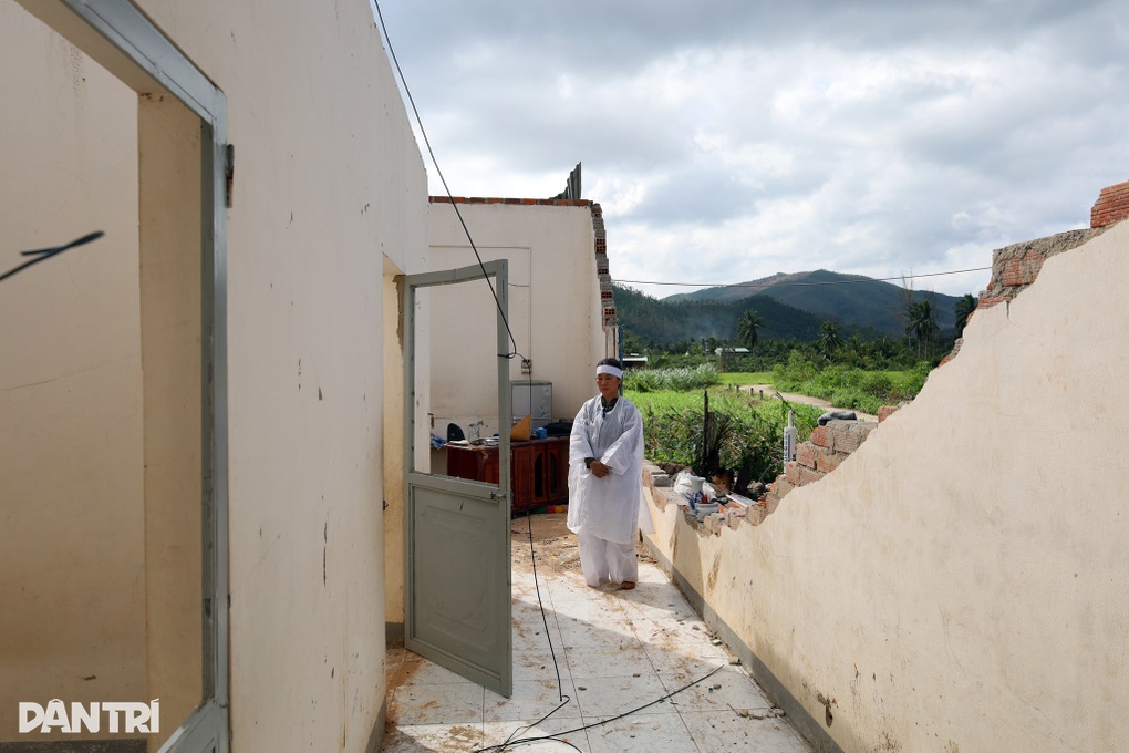 Nỗi đau khôn nguôi của 4 mẹ con sau cơn thịnh nộ bão Kalmaegi - 3 Nỗi đau khôn nguôi của 4 mẹ con sau cơn thịnh nộ bão Kalmaegi - 3