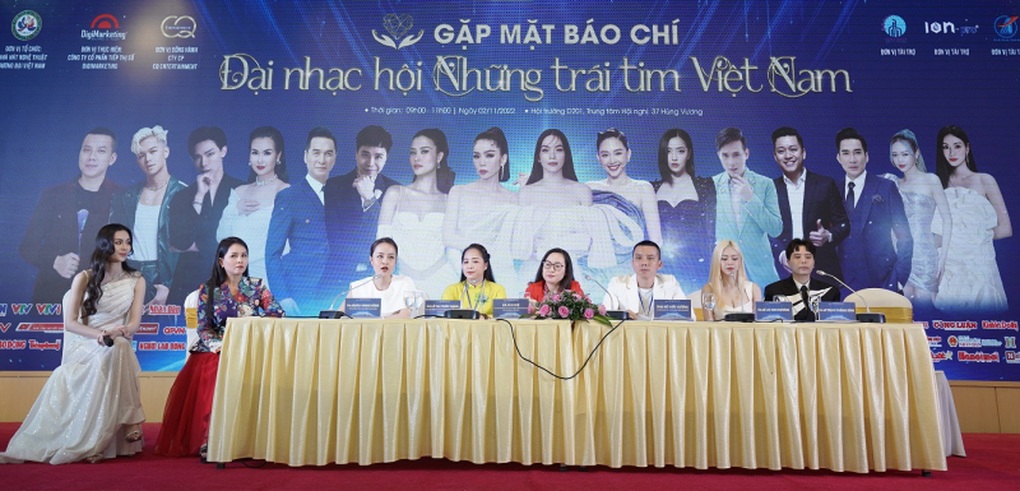 Hồ Ngọc Hà, Lệ Quyên góp mặt trong đại nhạc hội Những trái tim Việt Nam - 1 Hồ Ngọc Hà, Lệ Quyên góp mặt trong đại nhạc hội Những trái tim Việt Nam - 1