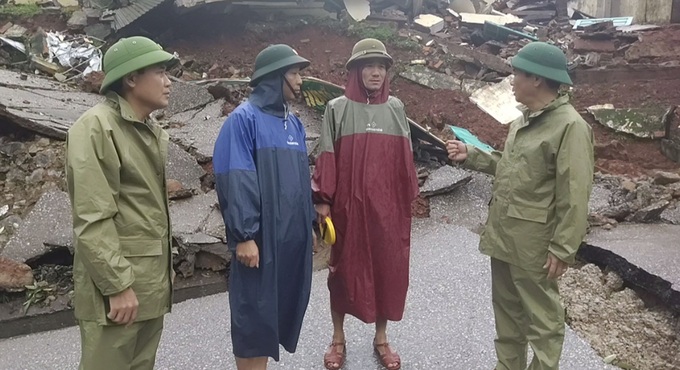 Quảng Bình: Di dời kịp thời lực lượng biên phòng và người dân ra khỏi vùng sạt lở nguy hiểm - Ảnh 1.