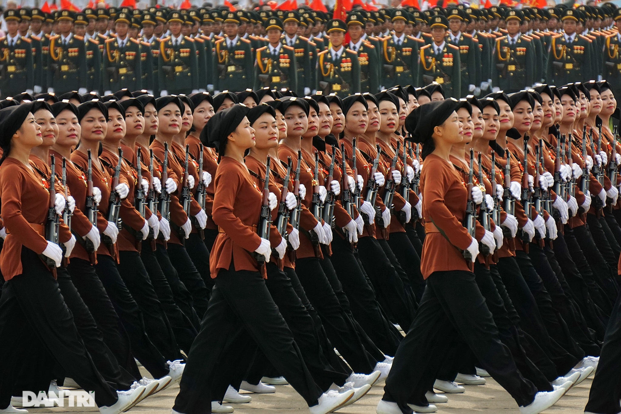 Ngắm Lễ diễu binh hùng tráng, rộn ràng đường phố Thủ đô dịp Quốc khánh 2015 - 19 Ngắm Lễ diễu binh hùng tráng, rộn ràng đường phố Thủ đô dịp Quốc khánh 2015 - 19