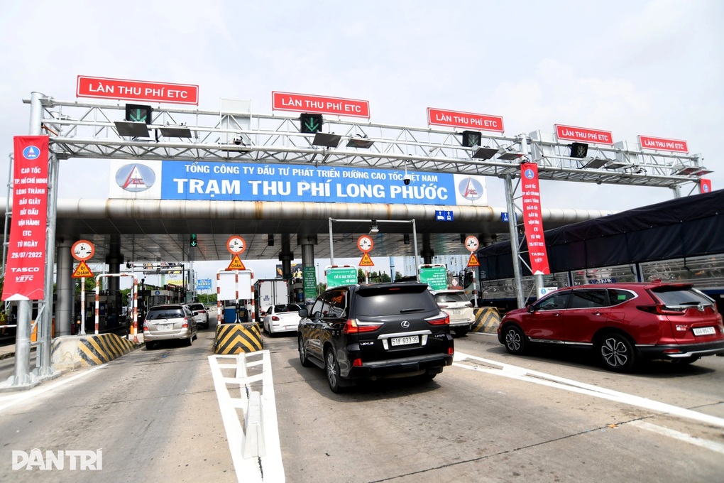 Cận ngày 1/10, nhiều tài xế ở TPHCM vẫn chưa liên kết tài khoản giao thông - 1